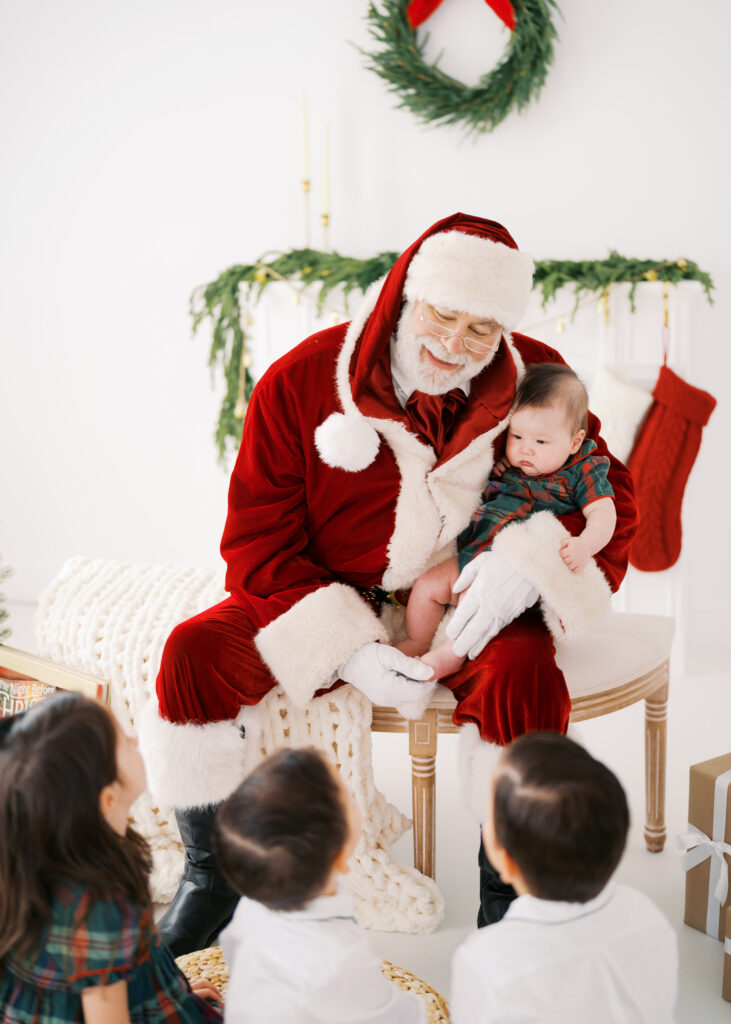 santa-family-experience-dallas