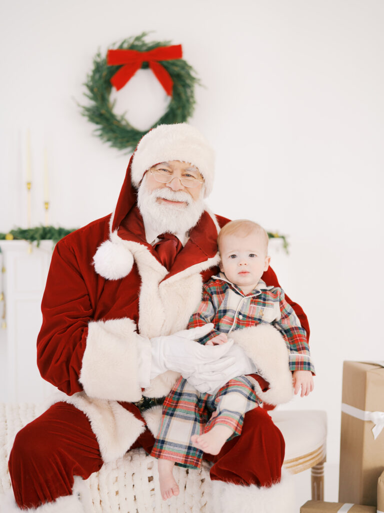 baby-with-santa-session-dallas